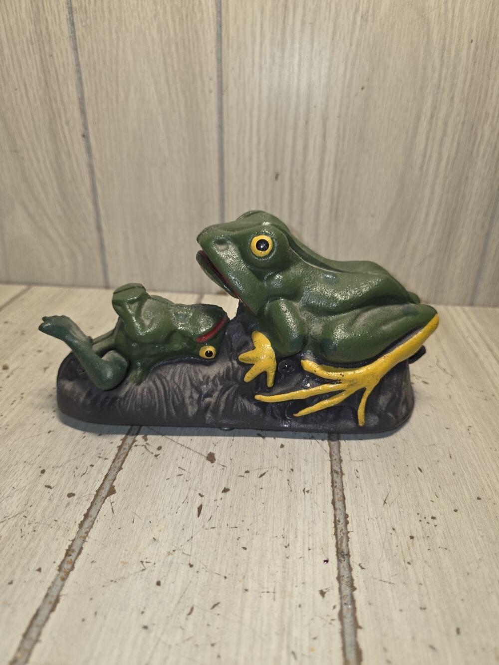 Vintage Cast Iron 2 Frogs Mechanical Coin Bank Works Collectible Kitschy No Plug